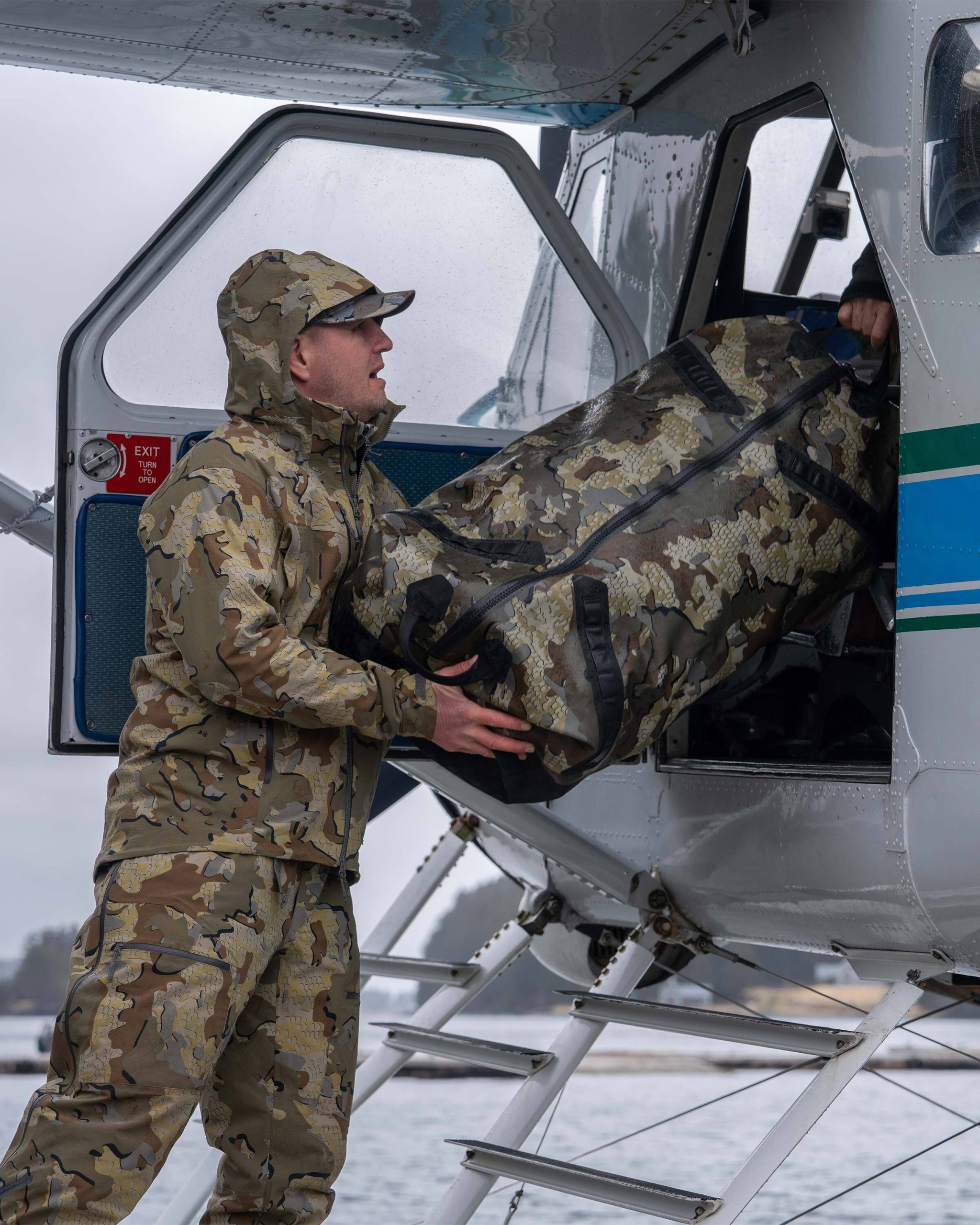 Kodiak 6600 Submersible Duffel | Stone - Image 13